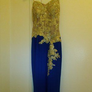 Ladies exquisite Gown  Gold\Royal Blue.